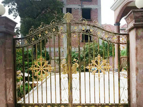 铁艺大门厂商